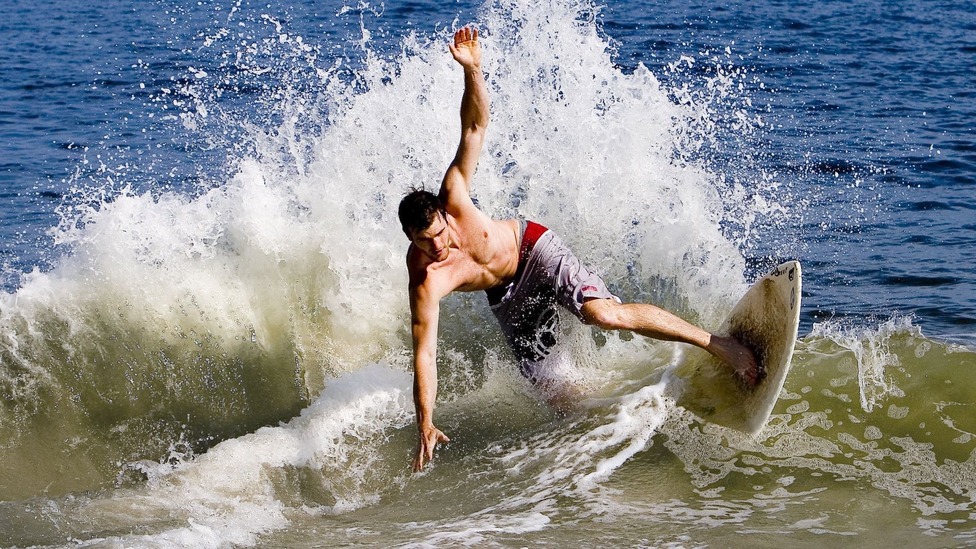 恩比德带伤上阵依旧砍下高分，恩比德厉不厉害