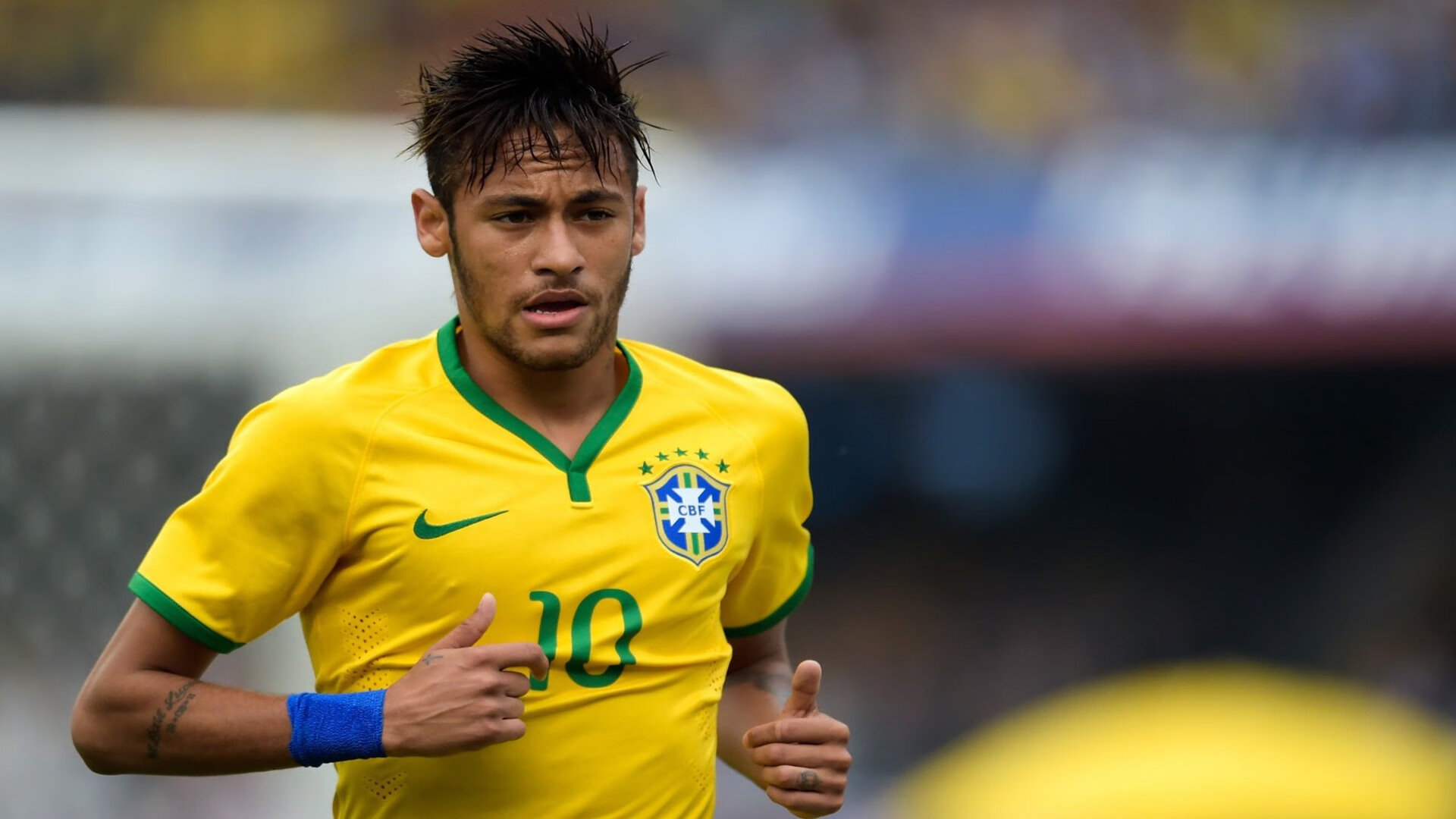 莫伊：作为全黑队前锋中的核心力量，他的表现让对手无法抵挡，莫伊兹简历