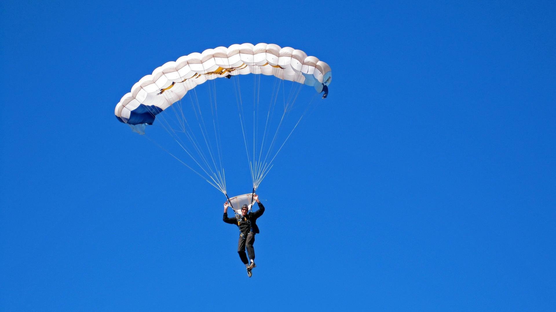 退役运动员创办体育辅导机构助力青少年成长,退役运动员创业
